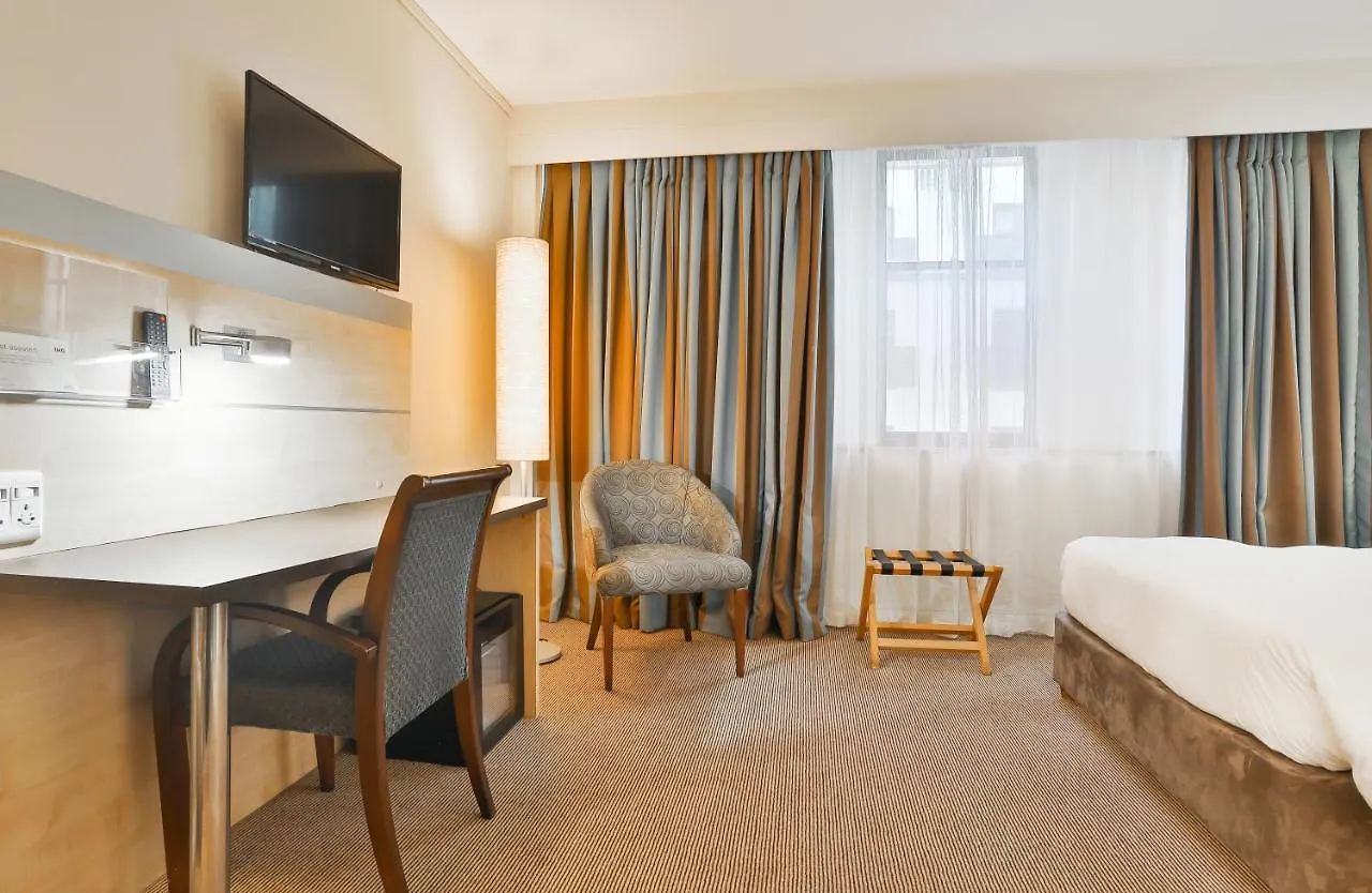 Holiday Inn Express Cape Town City Centre By Ihg 3*,