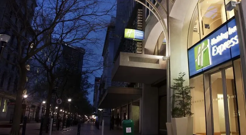 Holiday Inn Express Cape Town City Centre By Ihg 3*,